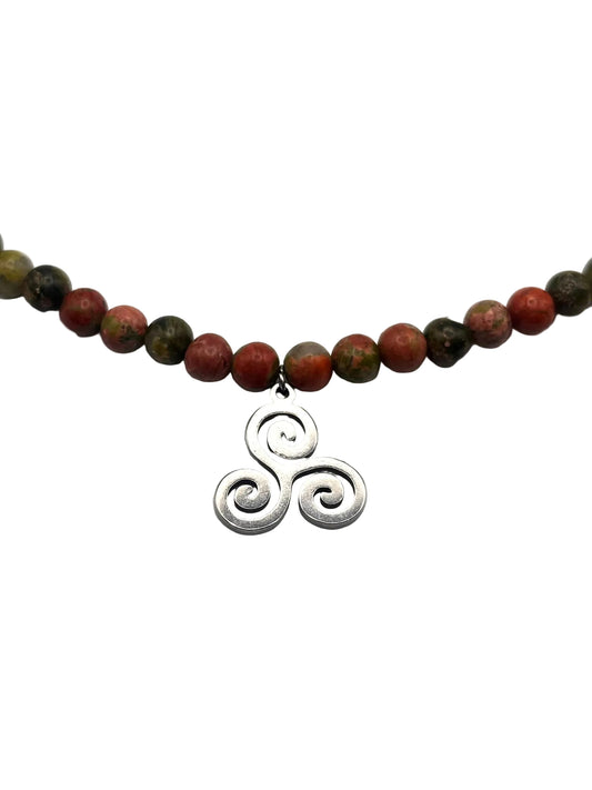 Collar Gargantilla Unakita con Trisquel | Equilibrio y Protección