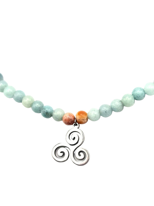 Collar Gargantilla Amazonita con Trisquel | Equilibrio y Calma