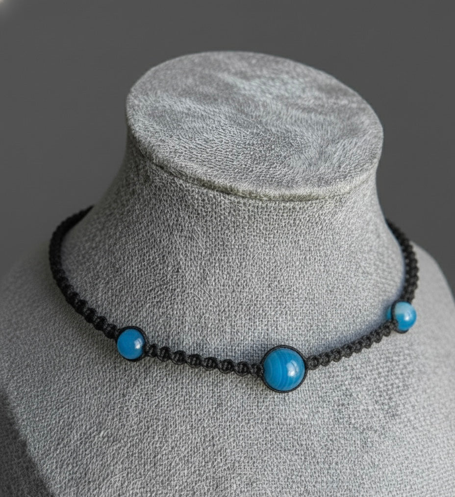 Gargantilla Artesanal Ajustable – Elegancia y Estilo