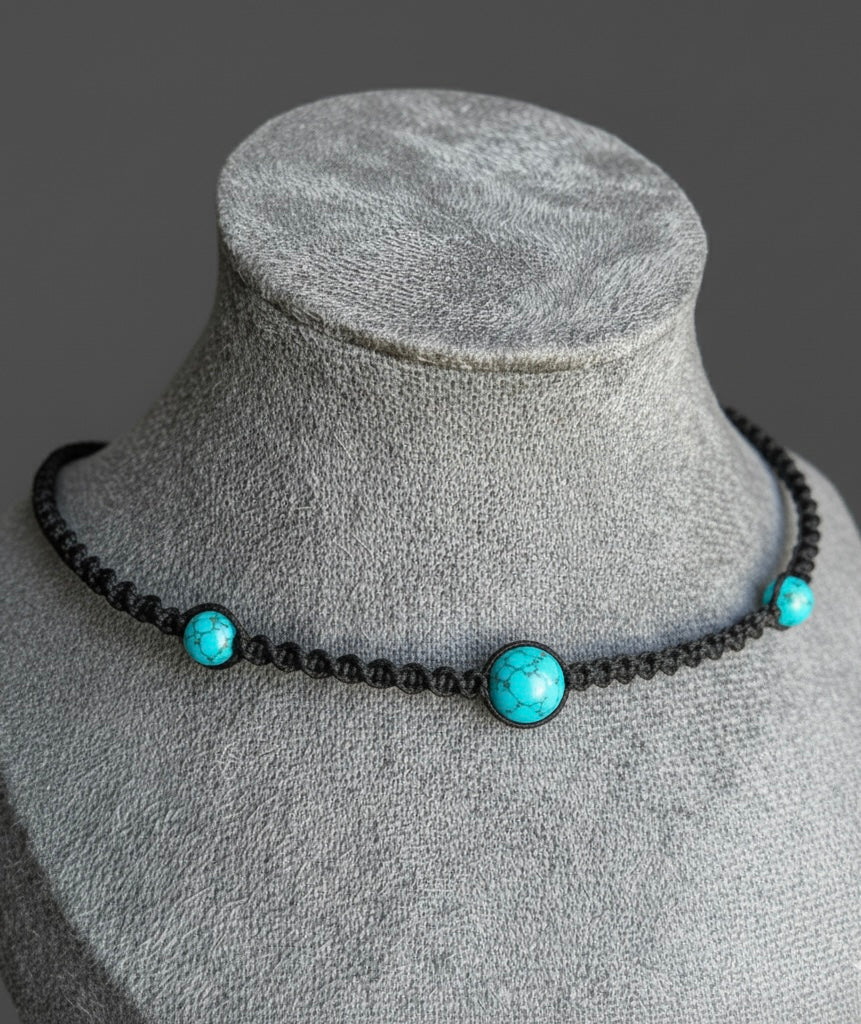 Gargantilla Artesanal Ajustable – Elegancia y Estilo