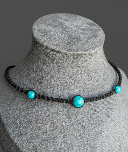 Gargantilla Artesanal Ajustable – Elegancia y Estilo