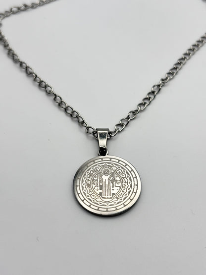 Medalla de San Benito en Acero Inoxidable – Protección y Guía Espiritual