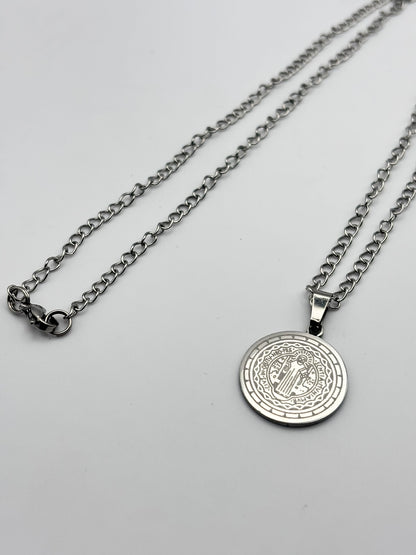 Medalla de San Benito en Acero Inoxidable – Protección y Guía Espiritual