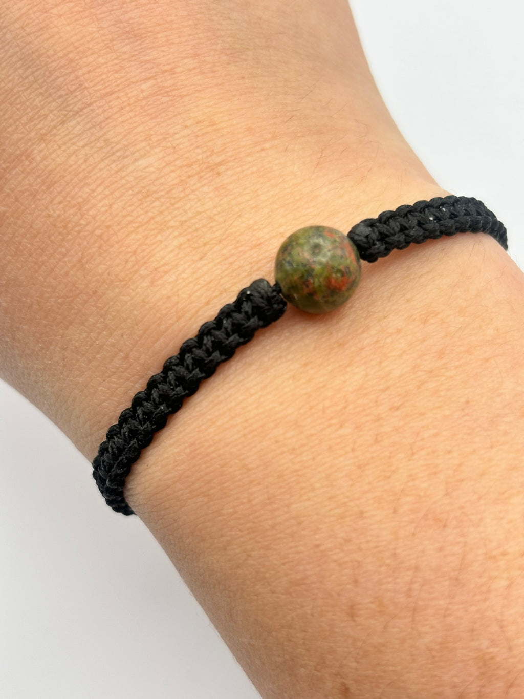 Pulsera Minimalista de una  Piedra Natural 8 mm – Estilo y Energía