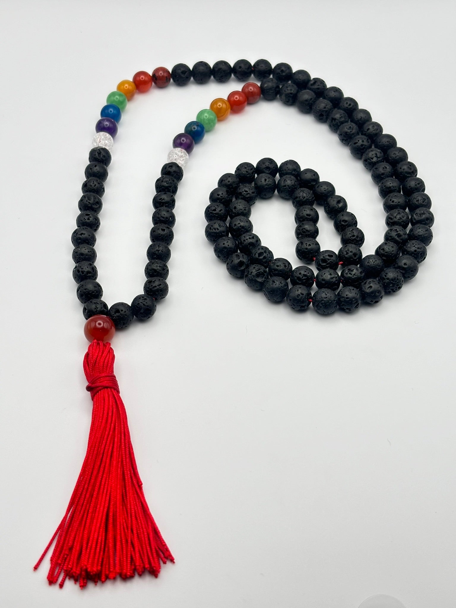 Japa Mala 108 Cuentas 7 Chakras y Piedra Volcánica – Meditación y Equilibrio Energético