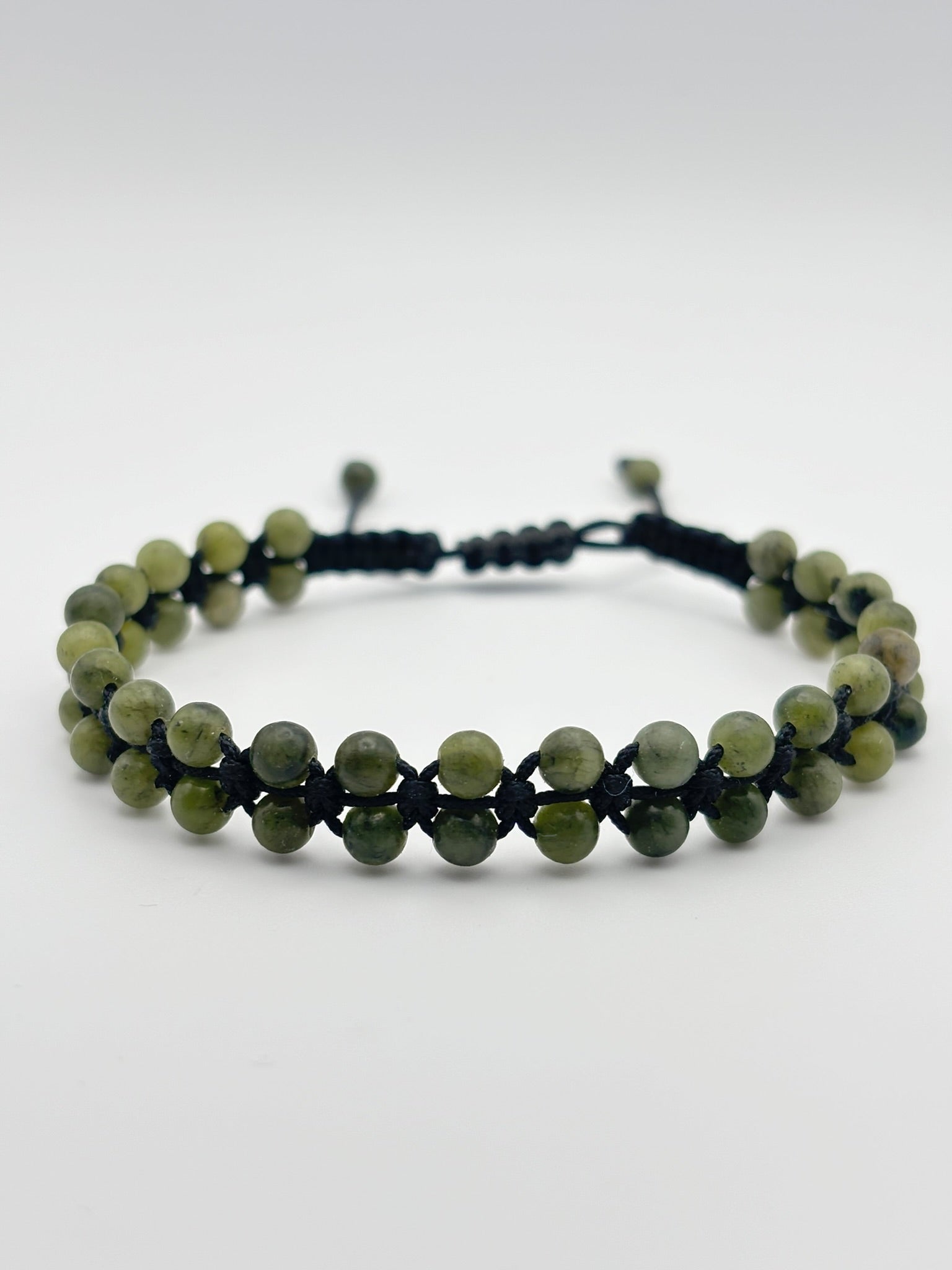 Brazalete de Jade Verde | Prosperidad, Equilibrio y Bienestar Diario