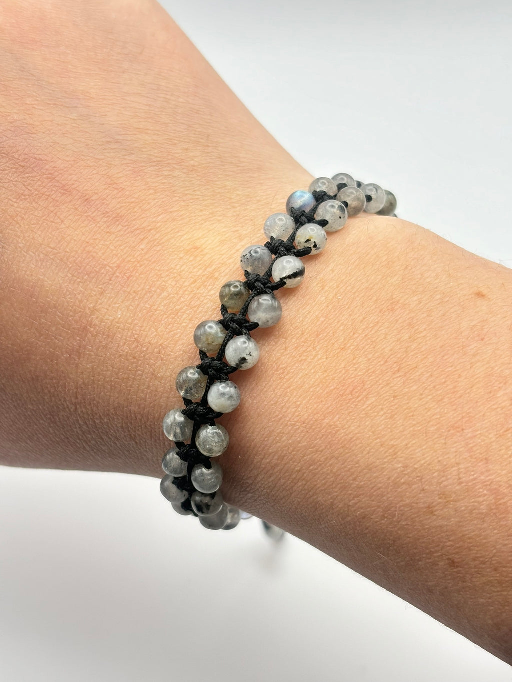 Brazalete de Labradorita – Intuición y Claridad Mental | Protección y Transformación