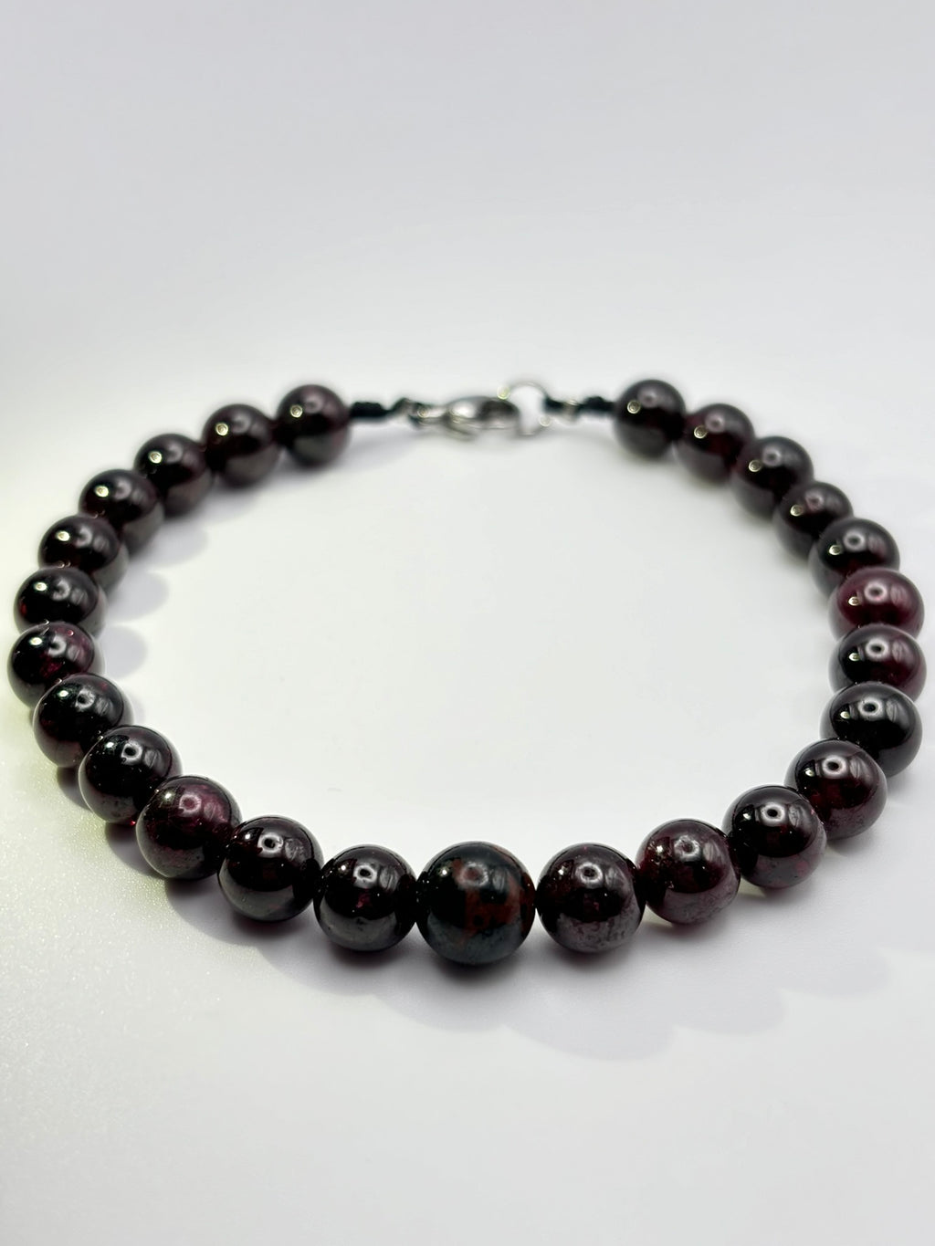 Pulsera de Granate con Turmalina Negra | Pasión, Energía y Protección