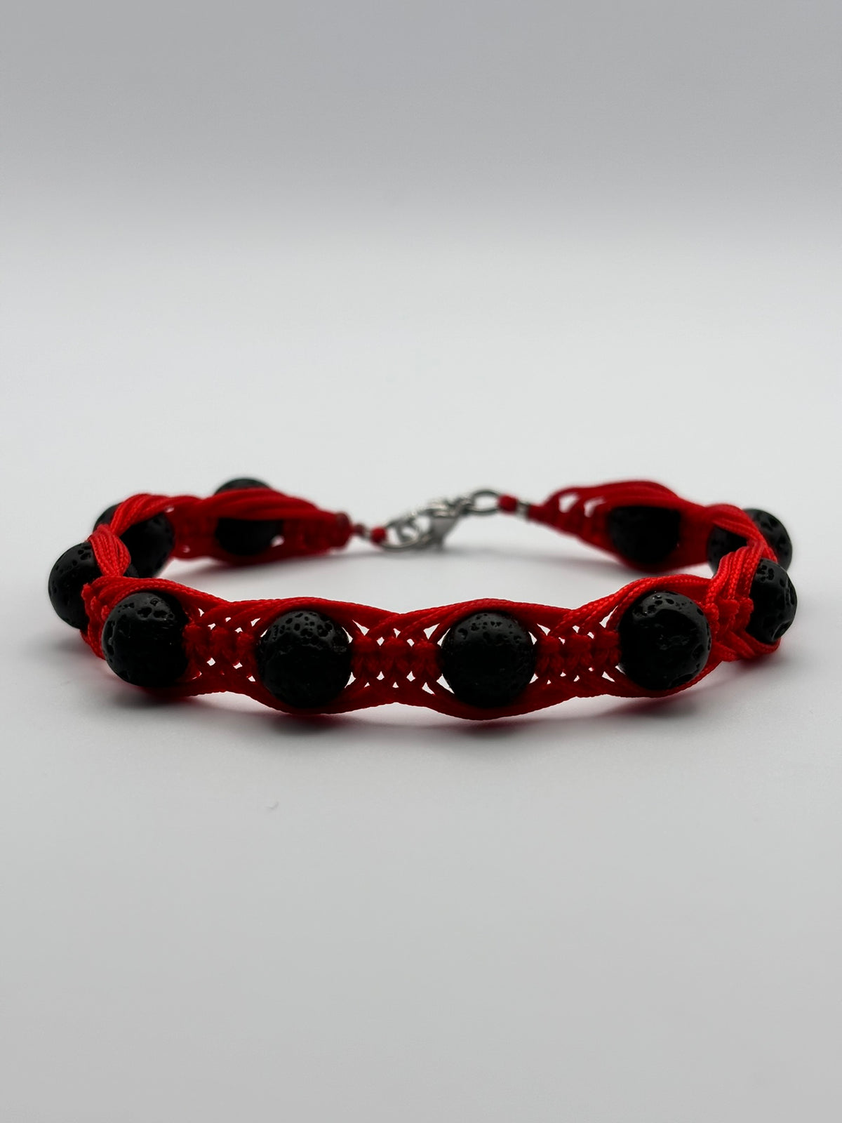 Pulsera Artesanal de Piedra Volcánica – Protección y Energía Positiva