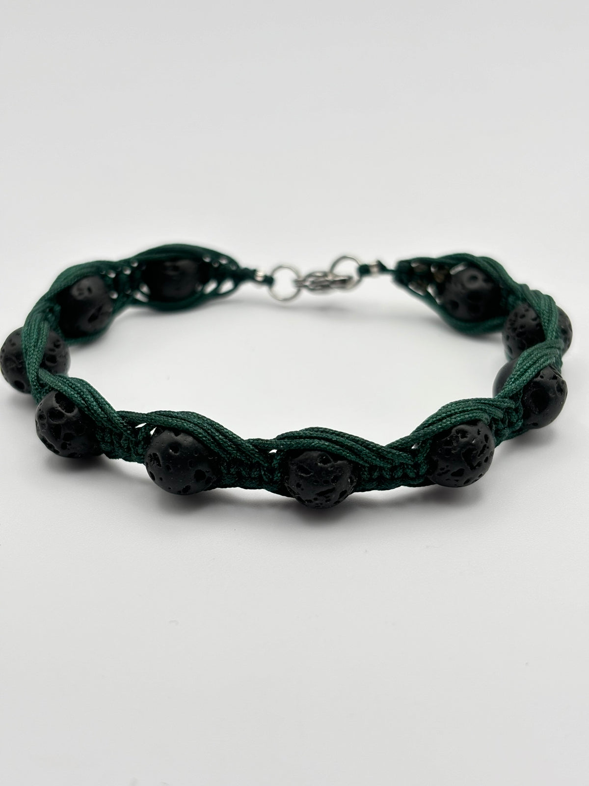 Pulsera Artesanal de Piedra Volcánica – Protección y Energía Positiva