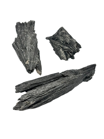 Cianita Negra | Escoba de Bruja — Protección Energética