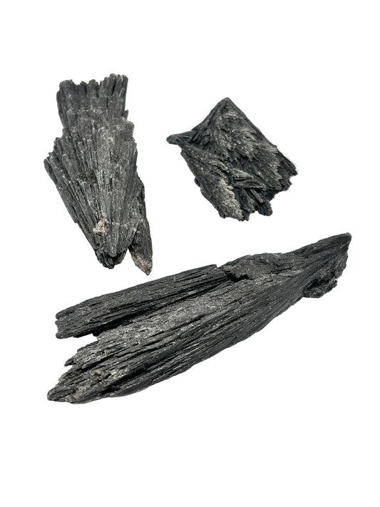 Cianita Negra | Escoba de Bruja — Protección Energética
