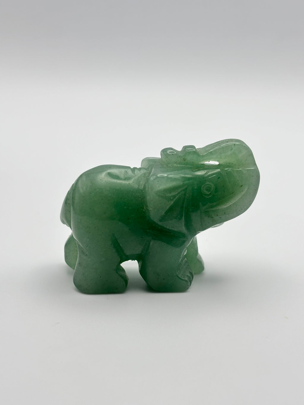 Elefante de Jade – Prosperidad, Protección y Buena Fortuna