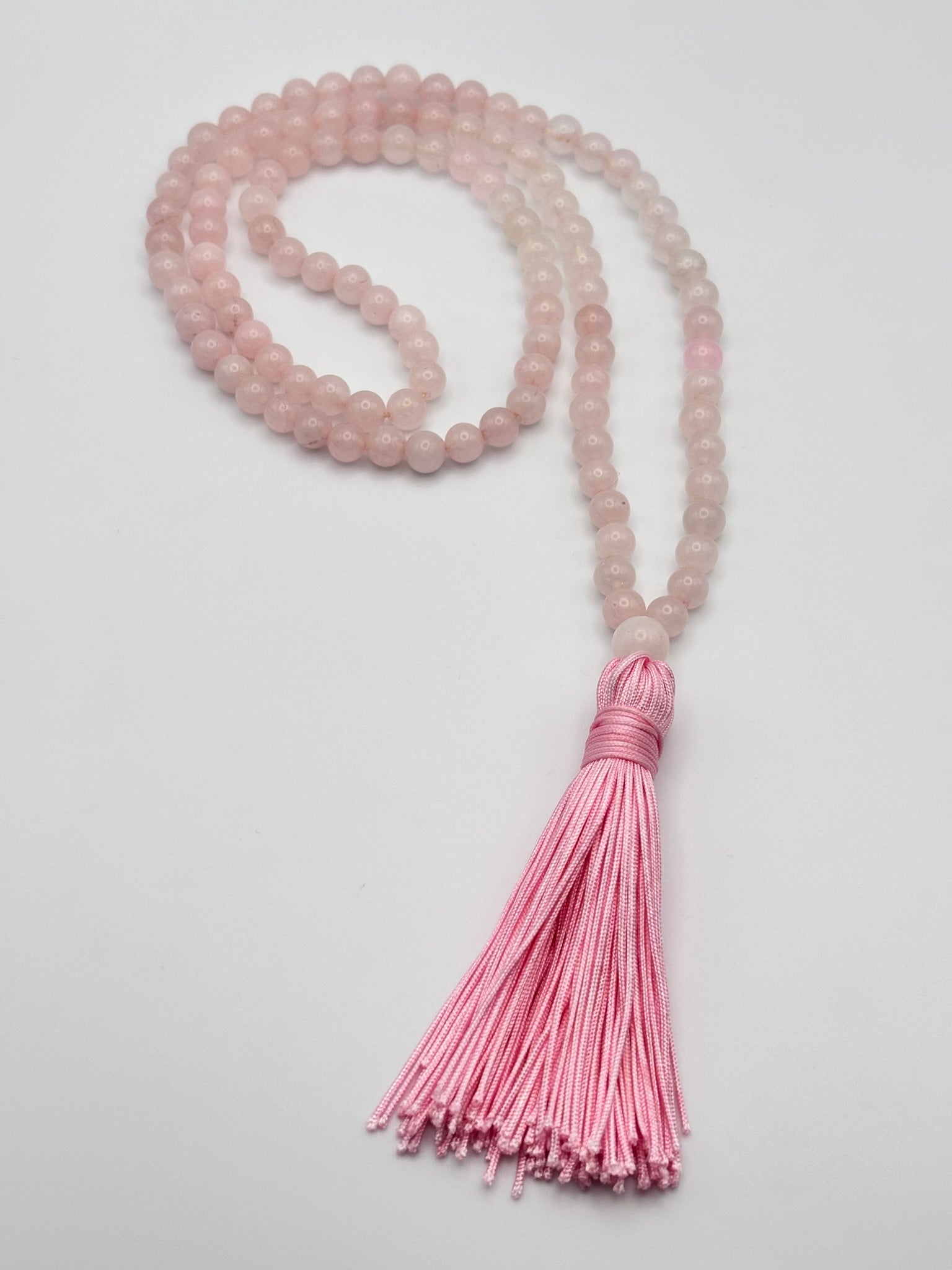 Japa Mala de Cuarzo Rosa – Amor, Paz Interior y Energía Sanadora