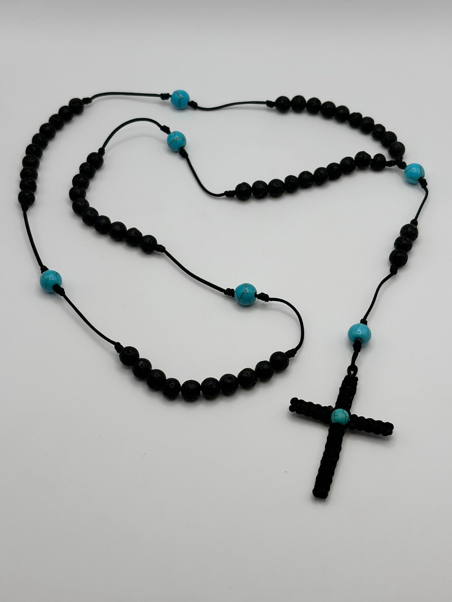 Rosario Artesanal de Piedra Volcánica y Turquesa – Protección y Energía Positiva