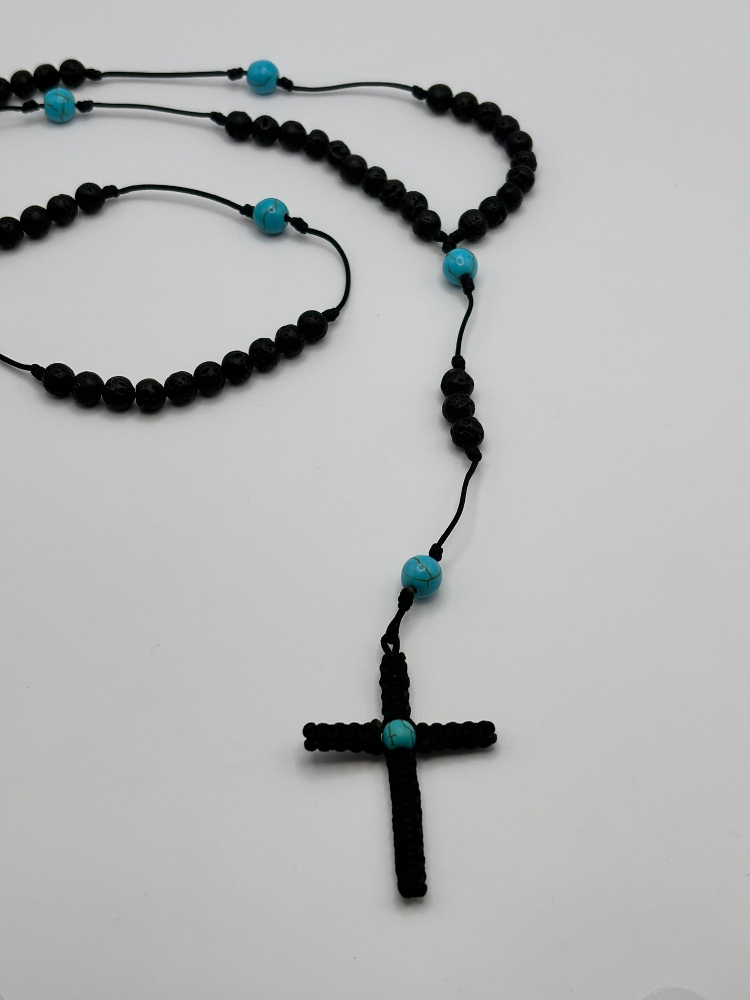 Rosario Artesanal de Piedra Volcánica y Turquesa – Protección y Energía Positiva