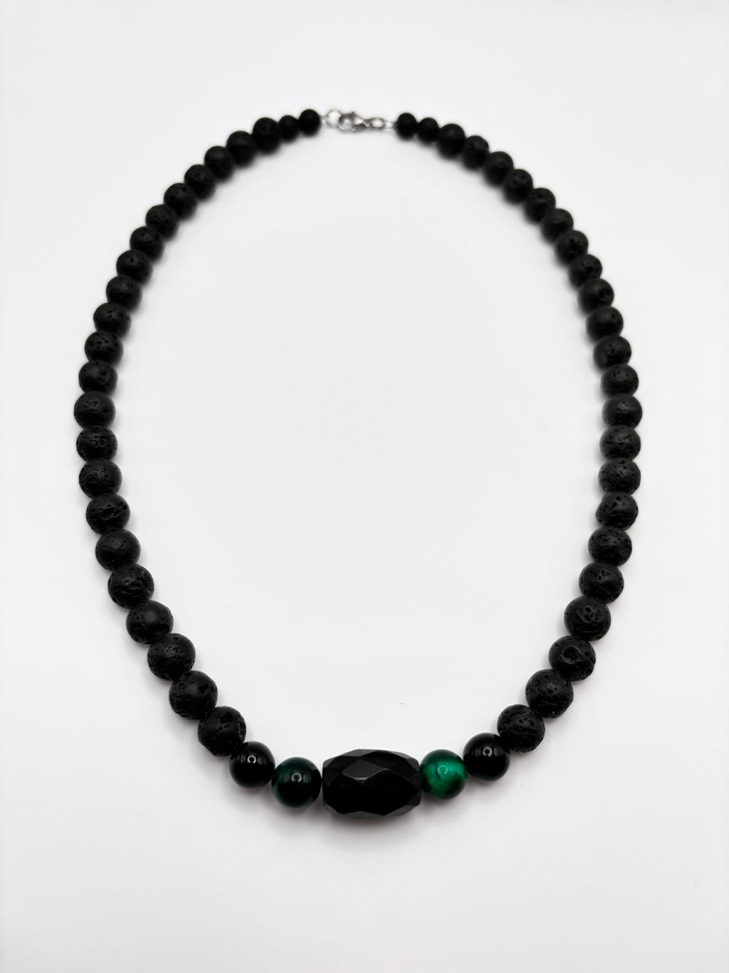 Collar de Ojo de Tigre verde & Ónix con Piedra Volcánica – Protección, Fuerza y Estilo Natural