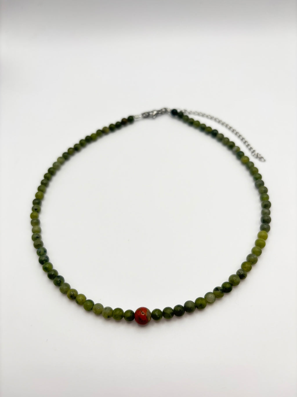 Gargantilla de Jade Verde con Unakita – Armonía, Equilibrio y Energía Renovada