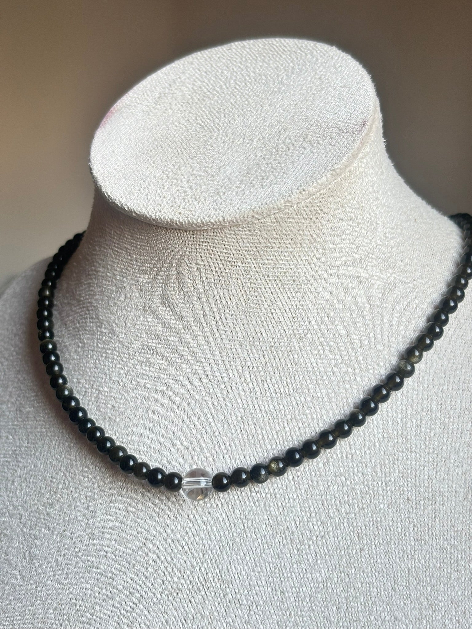 Gargantilla de Obsidiana y Cuarzo Cristal – Protección y Claridad Mental