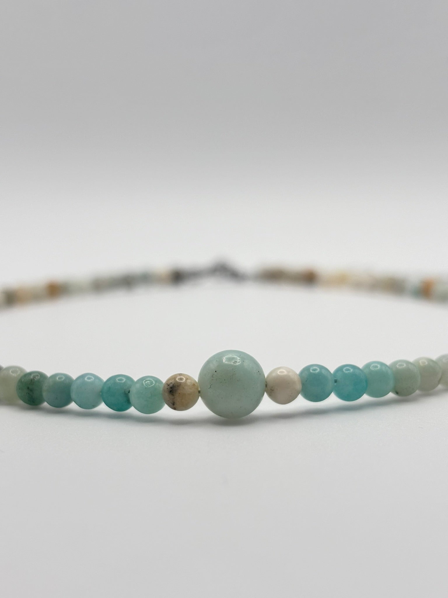 Gargantilla de Amazonita Ajustable | Armonía Emocional y Calma Interior