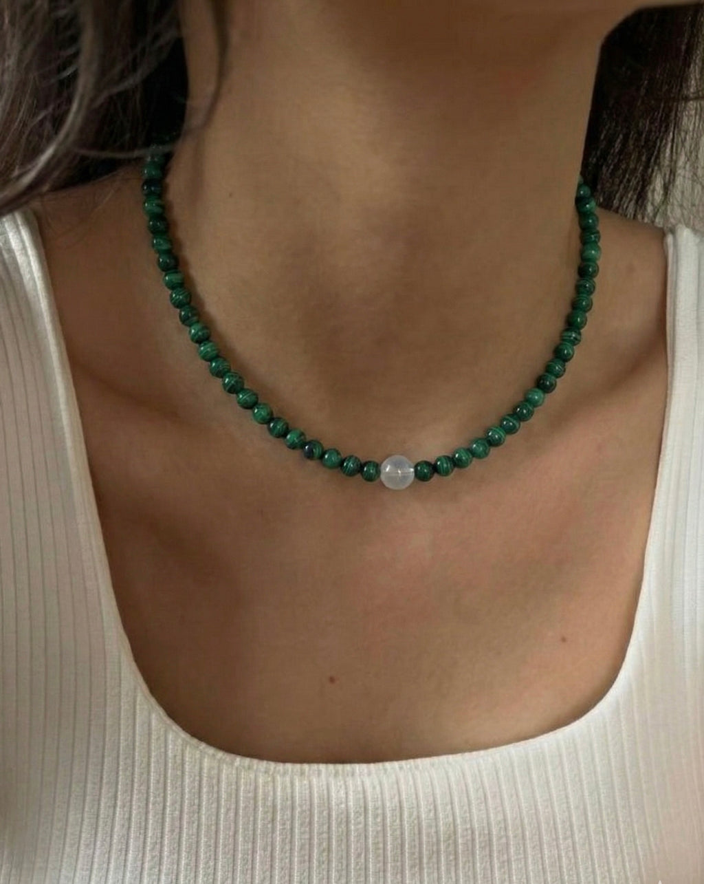 Gargantilla de Malaquita & Aguamarina – Elegancia Natural en un Diseño Exclusivo