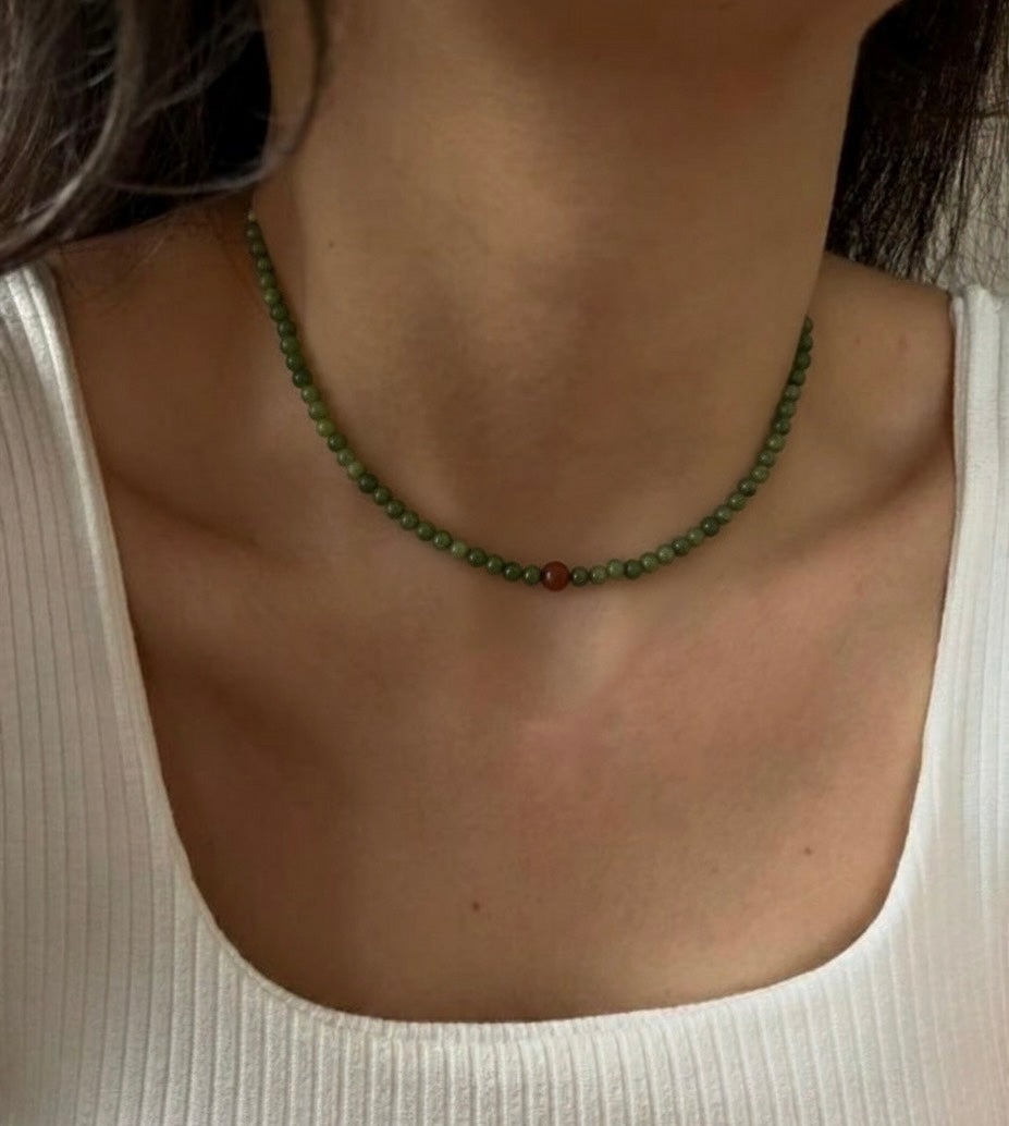 Gargantilla de Jade Verde con Unakita – Armonía, Equilibrio y Energía Renovada