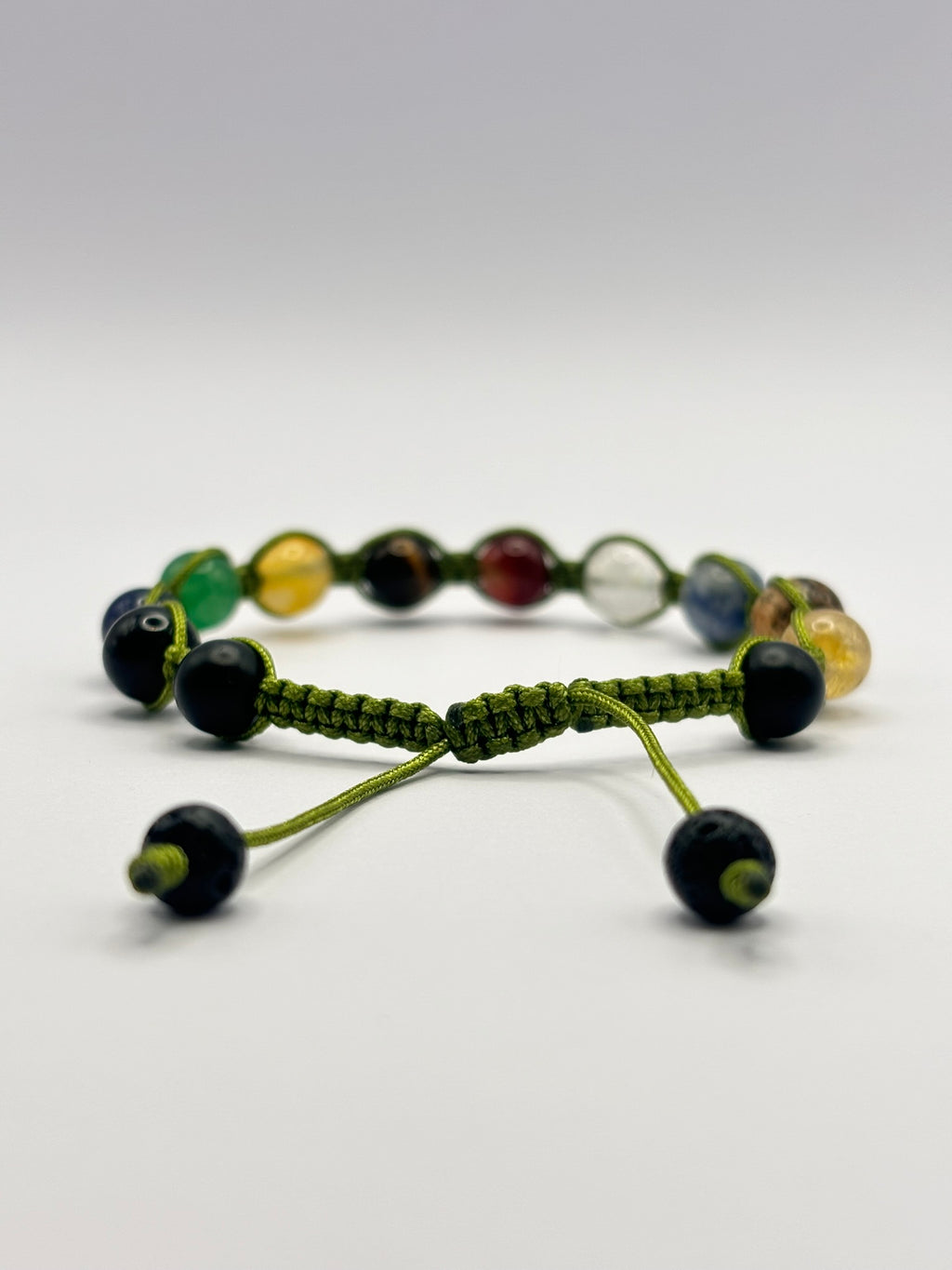 Pulsera 9 Planetas + Astros Tejido macramé – Conexión Cósmica, Equilibrio y Protección