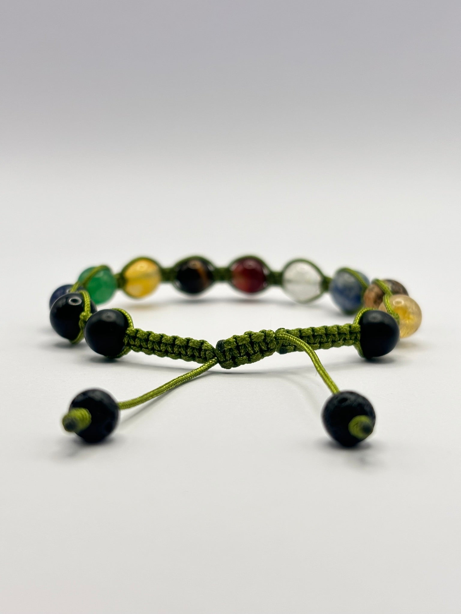 Pulsera 9 Planetas + Astros Tejido macramé – Conexión Cósmica, Equilibrio y Protección