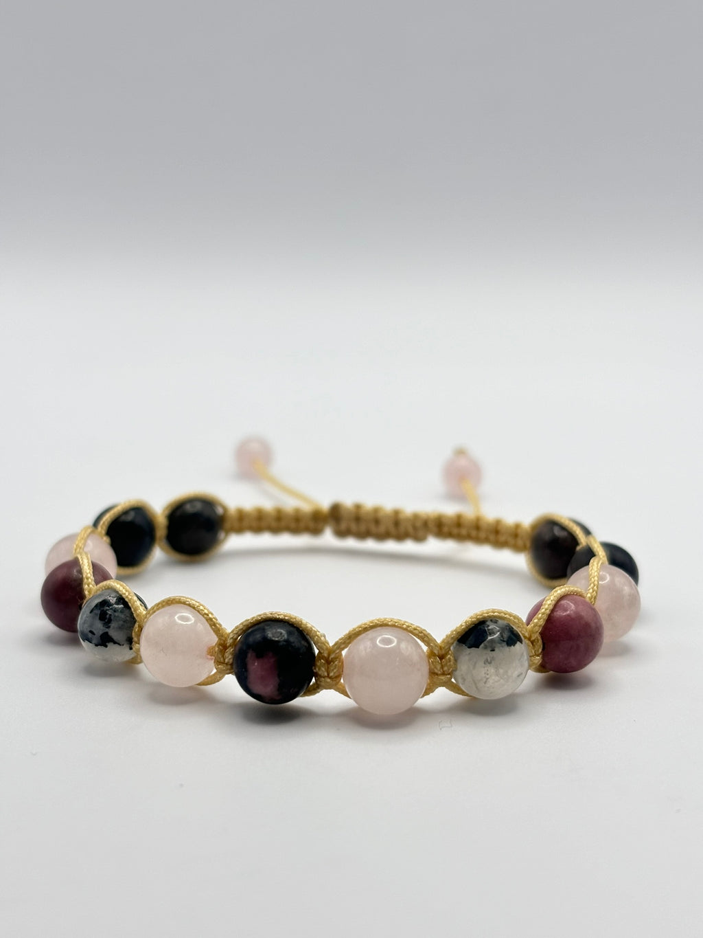 Pulsera de Cuarzo Rosa, Piedra Luna y Rodonita con Tejido Macramé – Amor, Intuición y Equilibrio Emocional