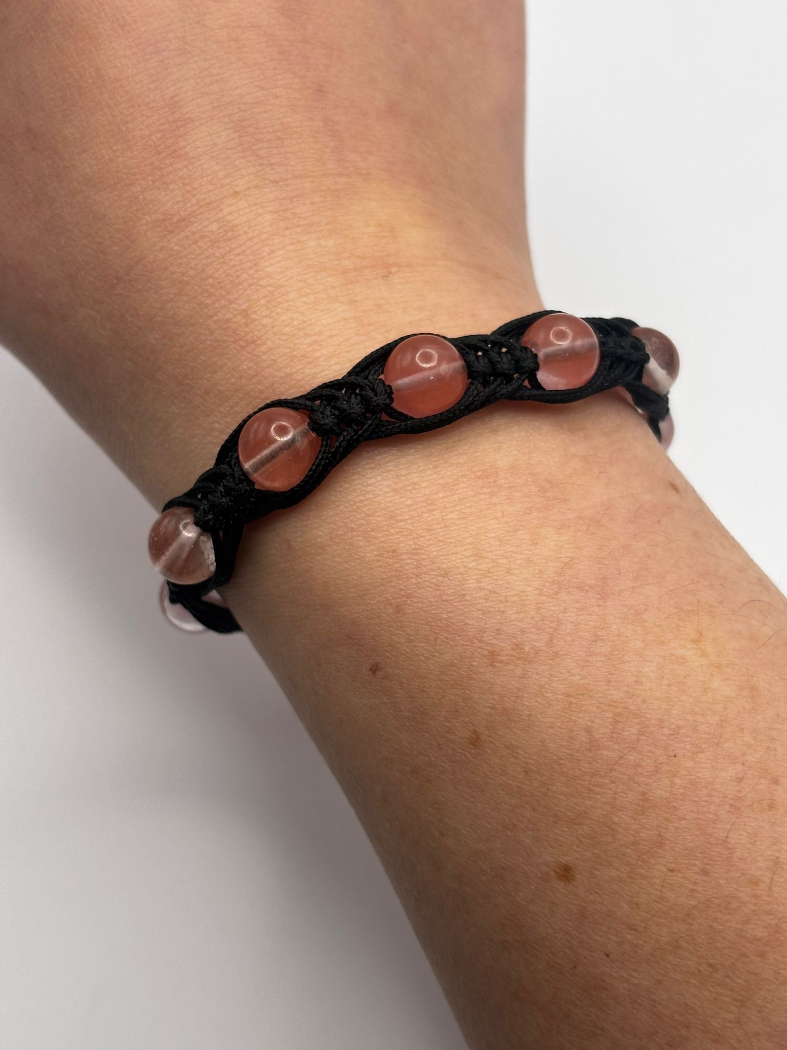 Pulsera de Cuarzo Cereza 8 mm – Vitalidad, Amor y Energía Positiva