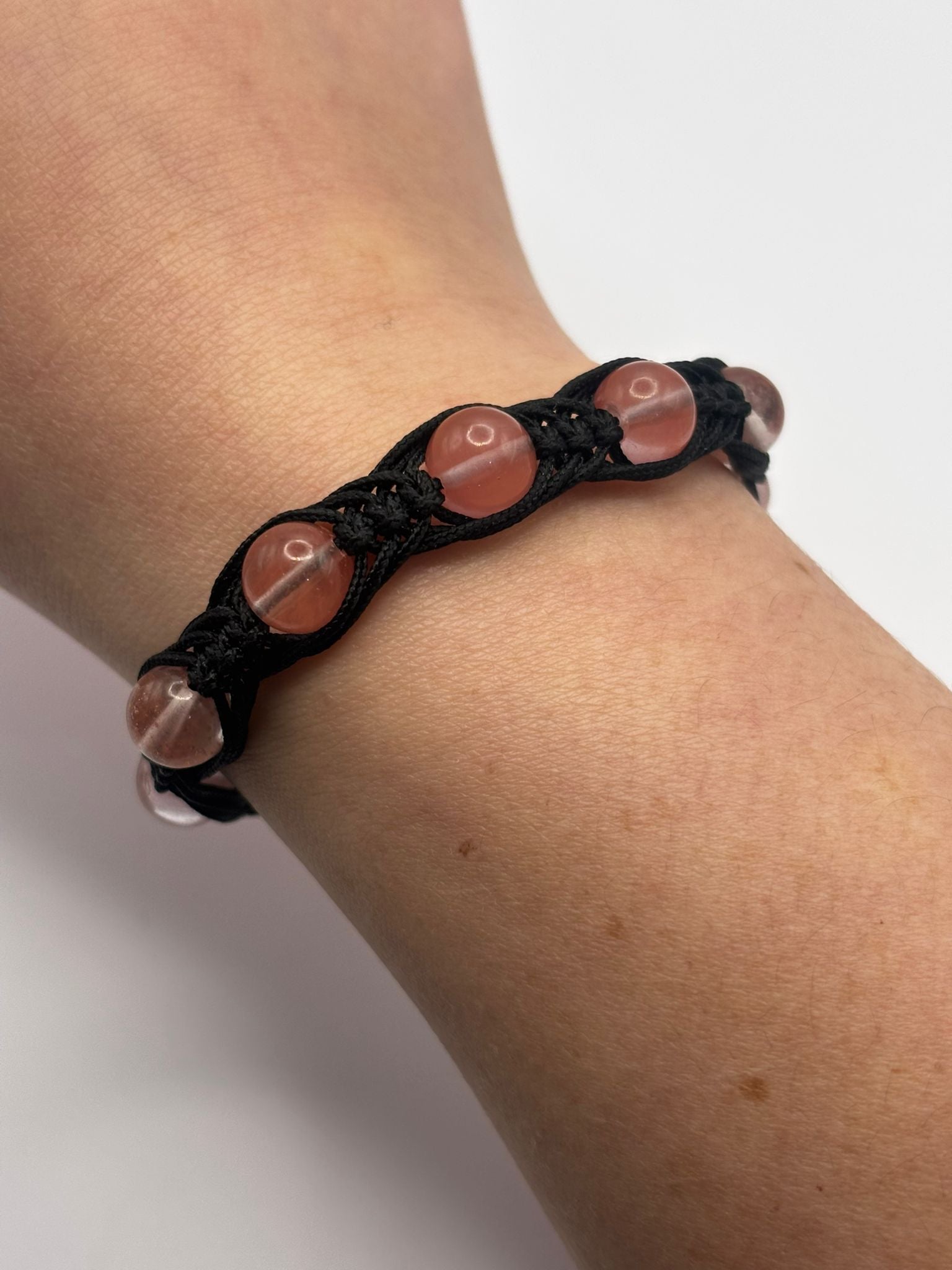 Pulsera de Cuarzo Cereza 8 mm – Vitalidad, Amor y Energía Positiva