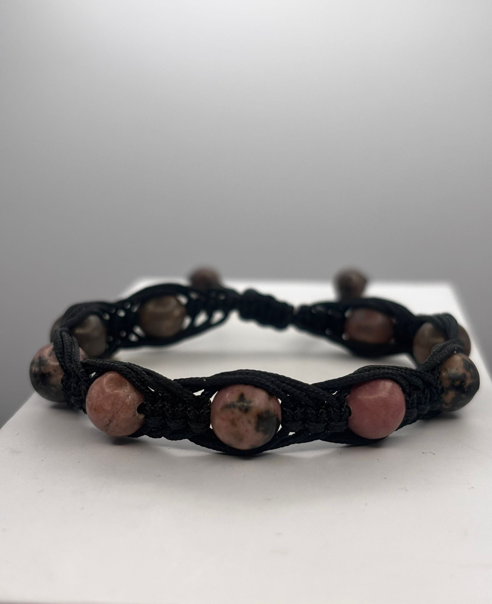 Pulsera de Rodonita 8 mm – Sanación Emocional y Equilibrio Interior