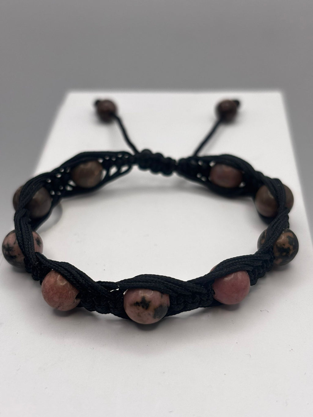 Pulsera de Rodonita 8 mm – Sanación Emocional y Equilibrio Interior