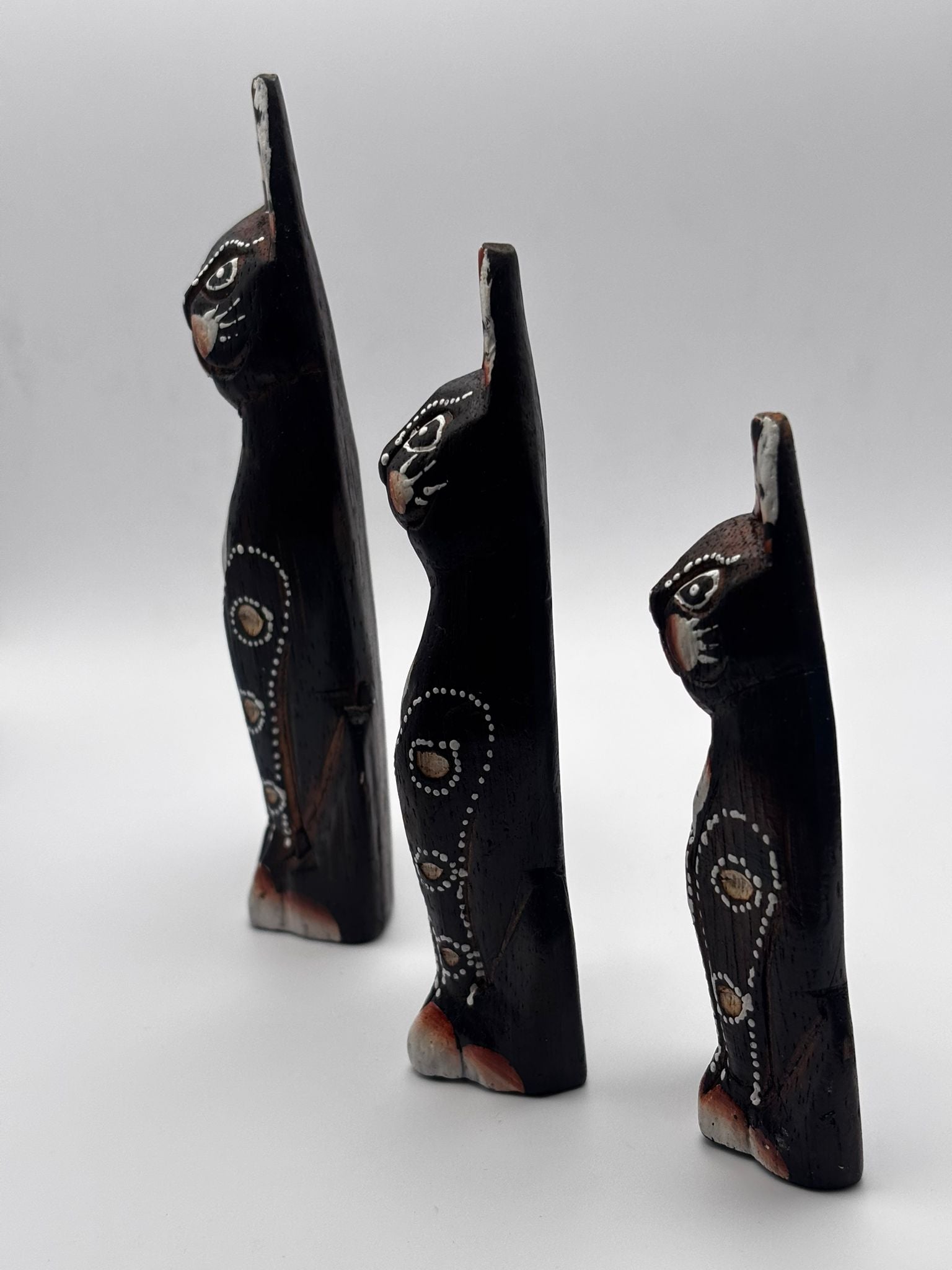 Set de 3 Gatos Decorativos de Madera – Decoración Artesanal con Encanto
