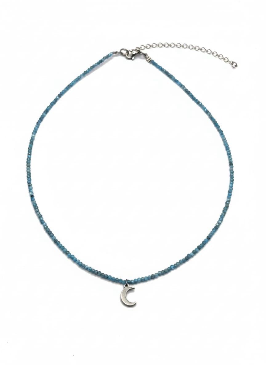 Gargantilla de Apatita Facetada 2 mm con Luna – Inspiración y Energía Femenina