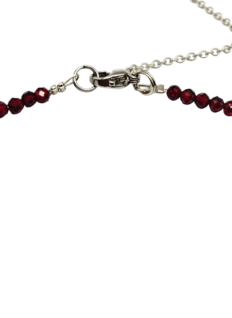 Collar Gargantilla Granate con Luna | Energía y Fuerza Interior