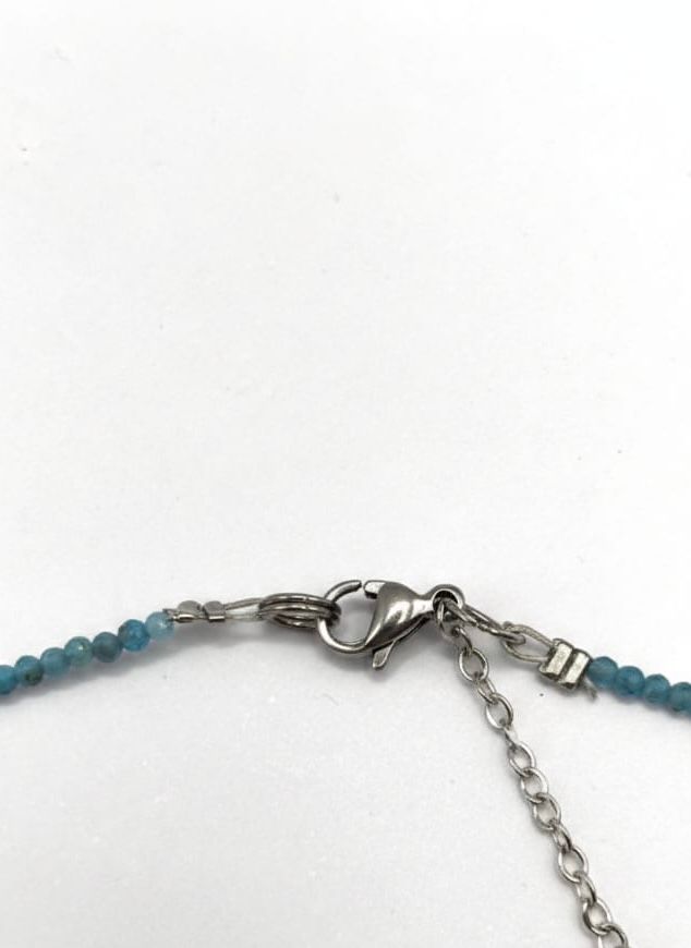 Gargantilla de Apatita Facetada 2 mm con Luna – Inspiración y Energía Femenina