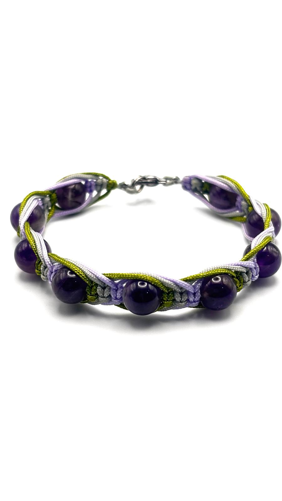 Pulsera de Amatista 8mm con Macramé Verde Gris y Lila – Equilibrio y Protección