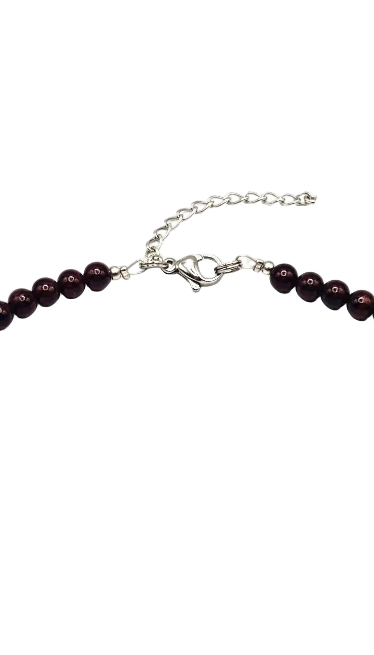 Collar Gargantilla Granate con Trisquel | Fuerza y Protección