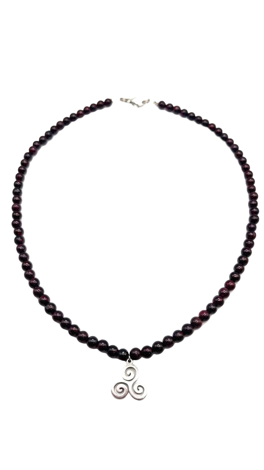 Collar Gargantilla Granate con Trisquel | Fuerza y Protección