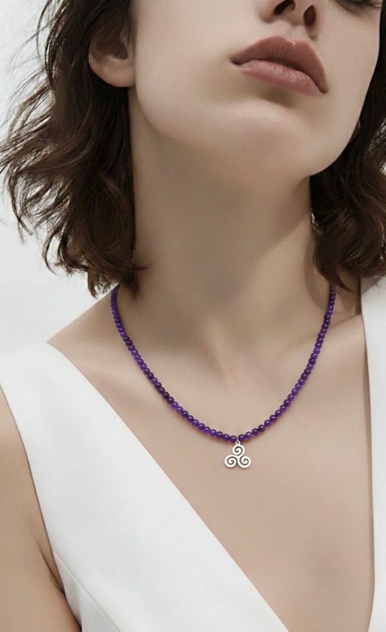 Gargantilla de Amatista con Trisquel – Protección y Equilibrio