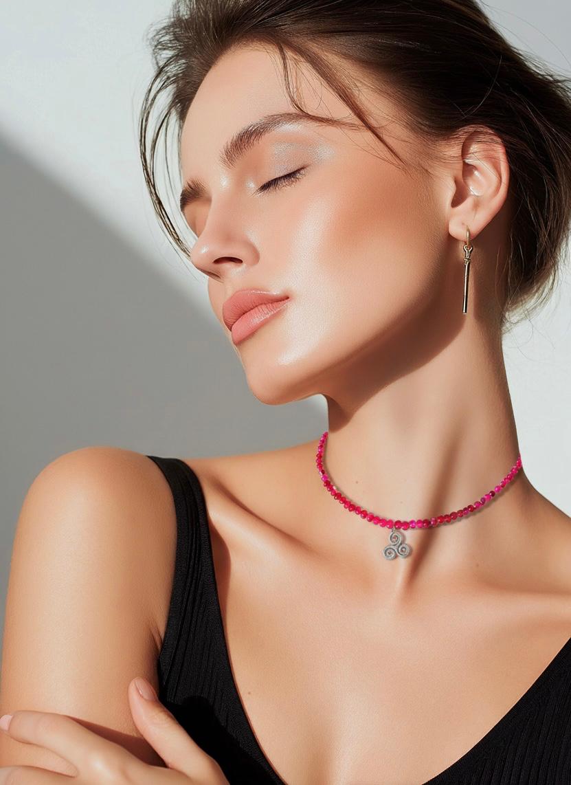 Gargantilla de Ágata Rosa 4mm con Trisquel – Amor y Armonía