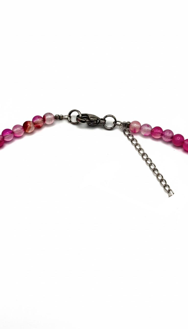 Gargantilla de Ágata Rosa 4mm con Trisquel – Amor y Armonía
