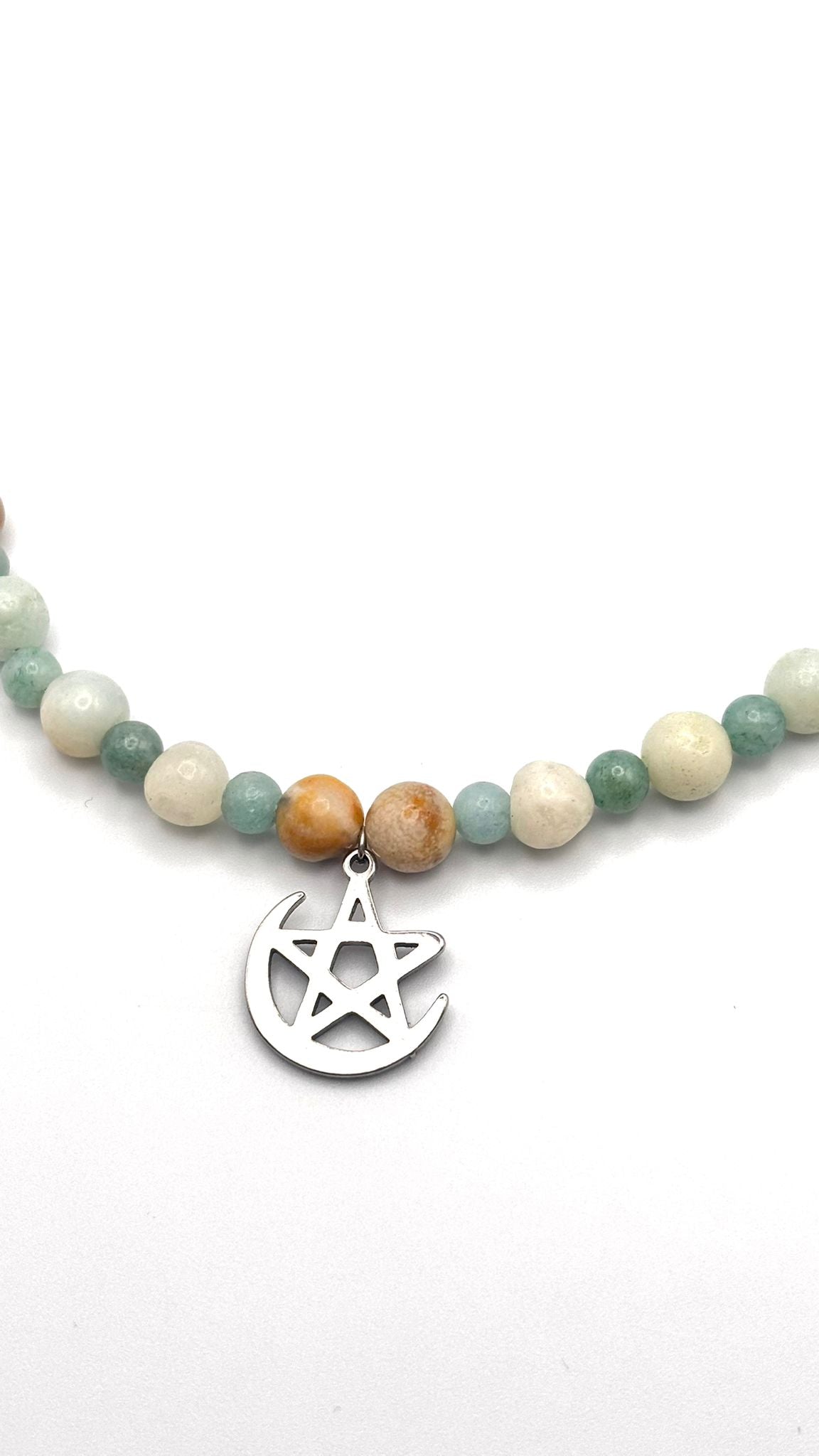 Collar de Amazonita con Estrella y Luna – Equilibrio y Protección