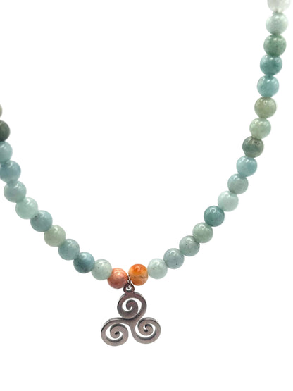 Collar Gargantilla Amazonita con Trisquel | Equilibrio y Calma
