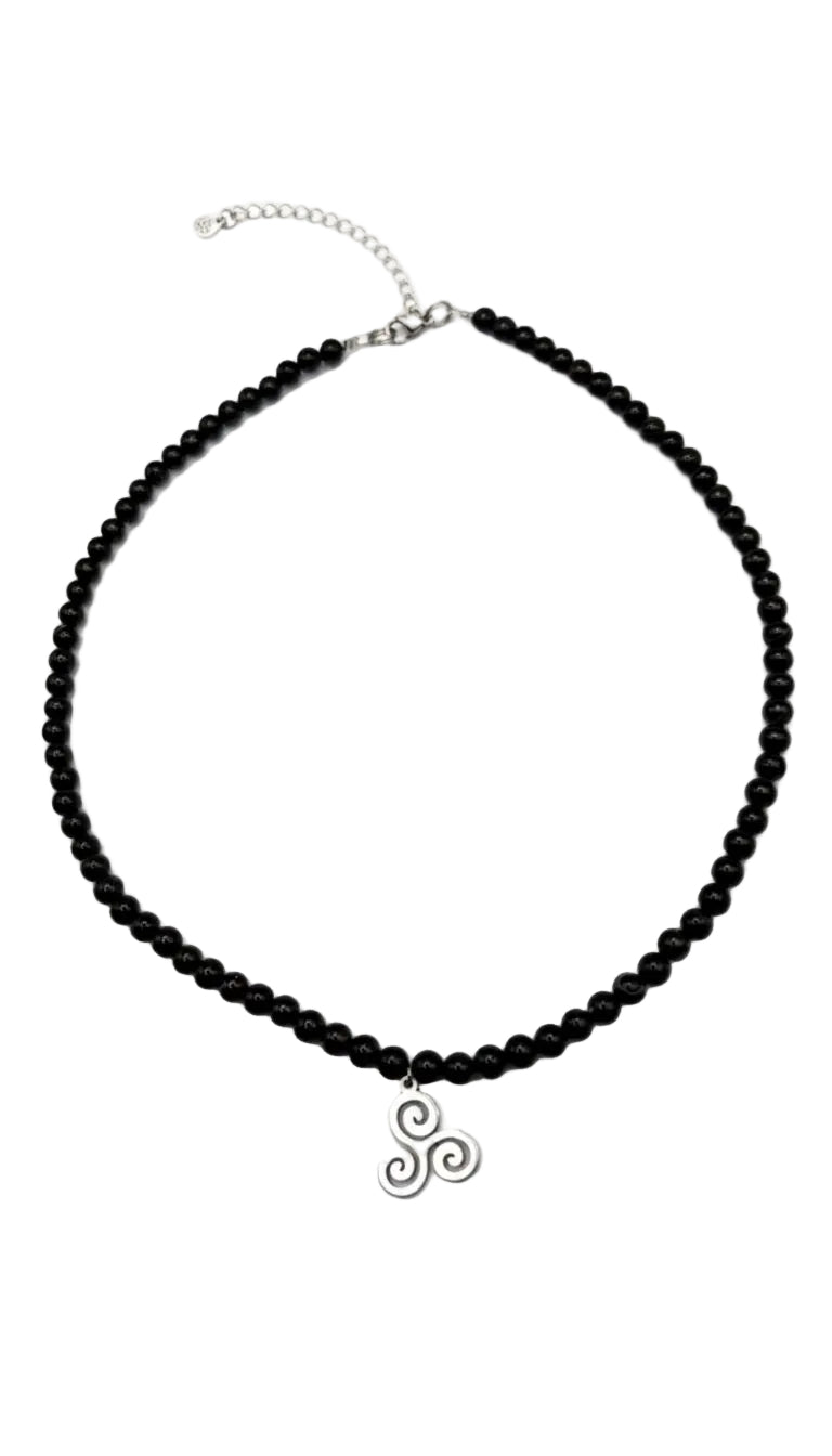Collar Gargantilla Ónix con Trisquel | Protección y Equilibrio