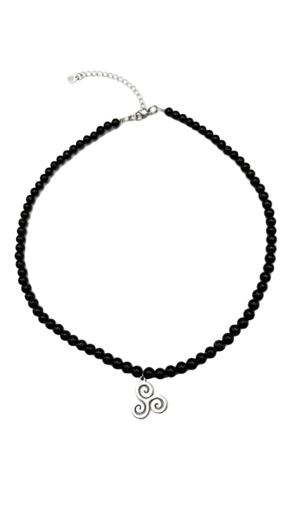 Collar Gargantilla Ónix con Trisquel | Protección y Equilibrio