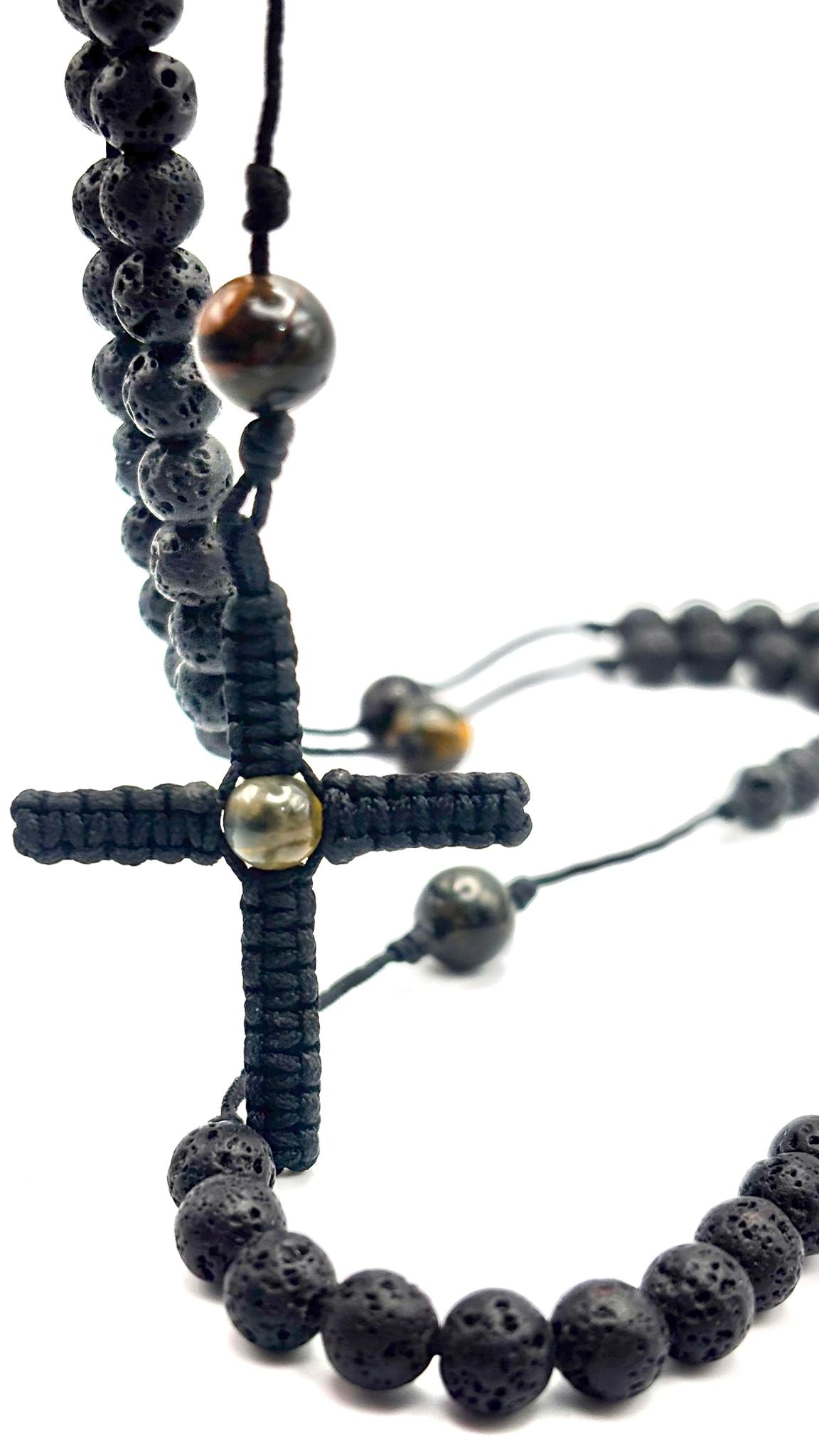 Rosario de Piedra Volcánica y Ojo de Halcón con Cruz en Macramé – Protección y Claridad