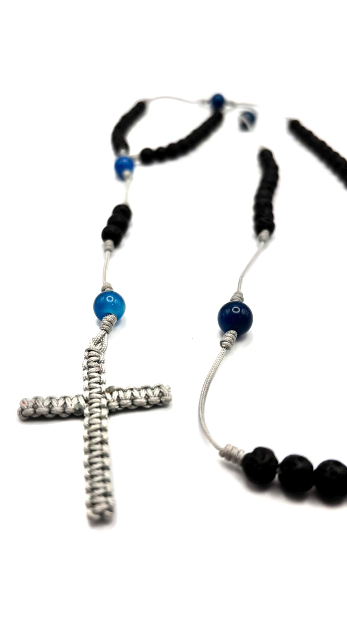 Rosario de Piedra Volcánica con Ágata Azul – Protección y Armonía