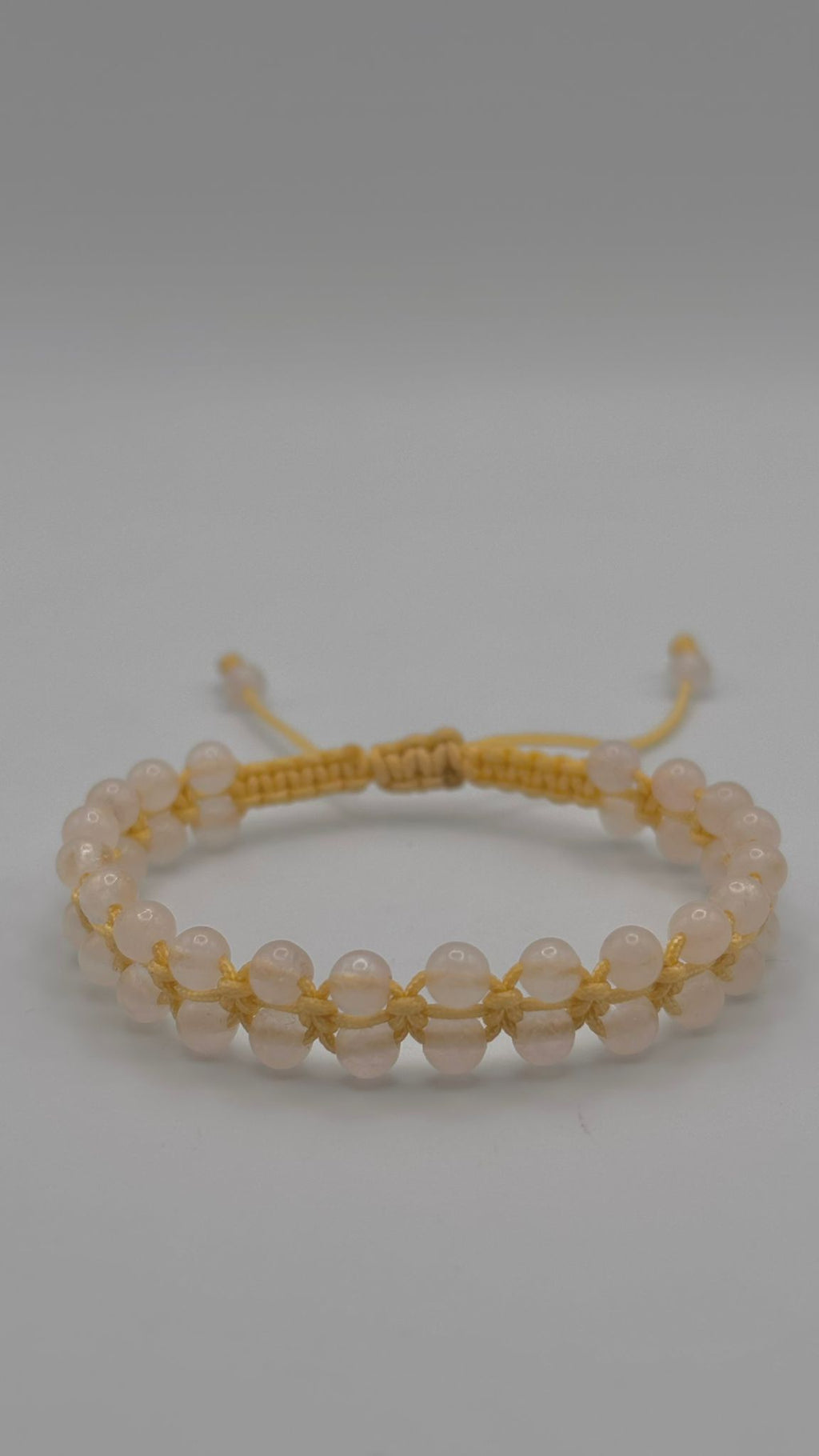 Brazalete de Cuarzo Rosa 4mm – Amor, Armonía y Equilibrio Emocional
